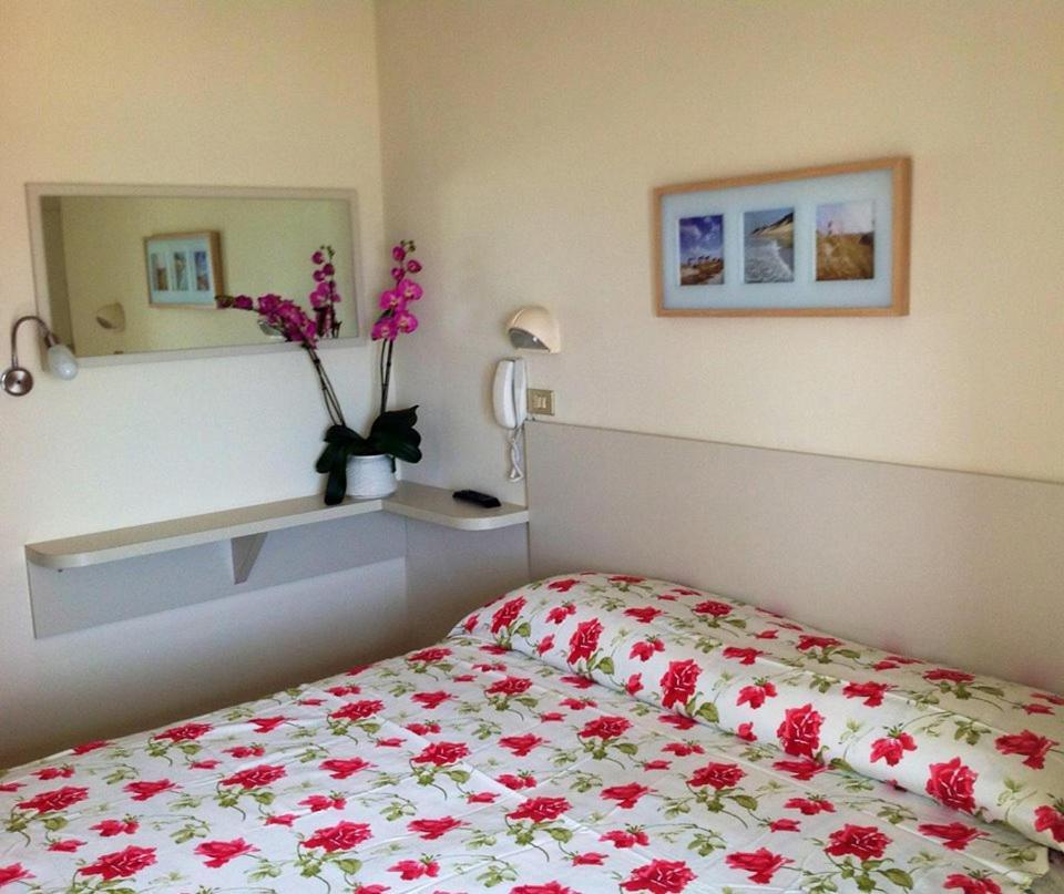 Hotel Rosati Rimini Kültér fotó