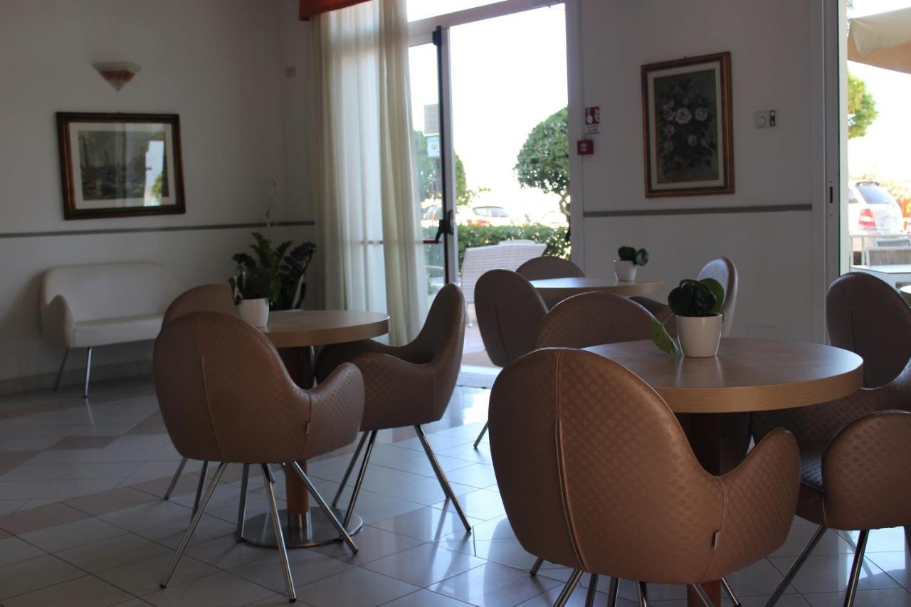 Hotel Rosati Rimini Kültér fotó