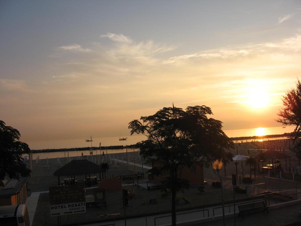Hotel Rosati Rimini Kültér fotó