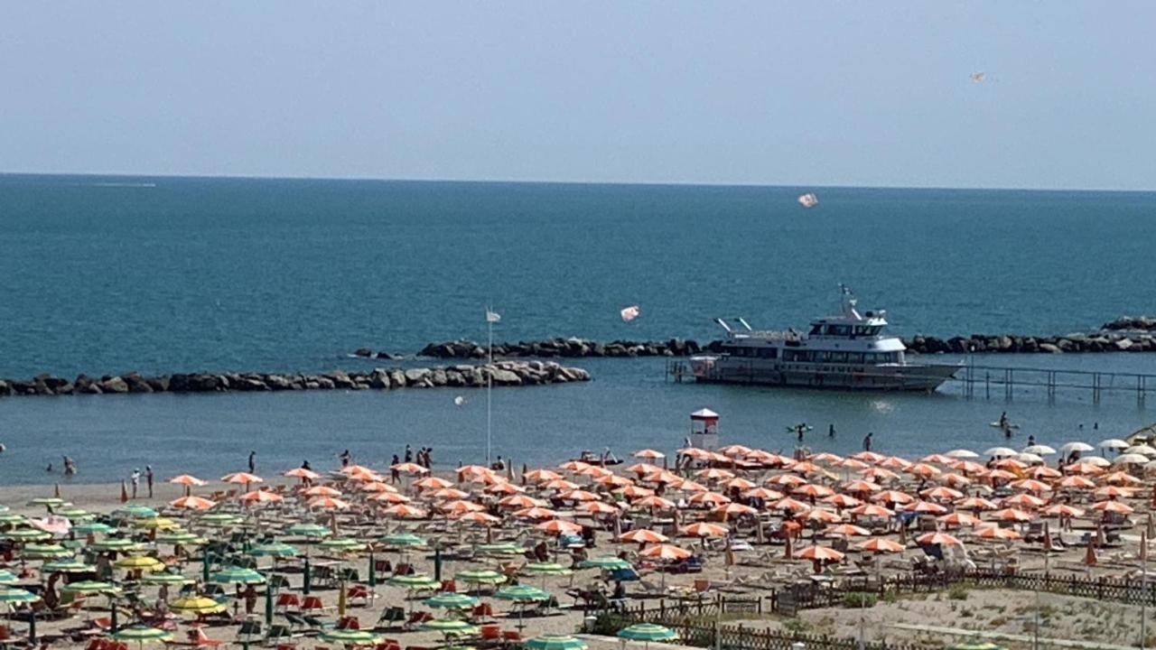 Hotel Rosati Rimini Kültér fotó