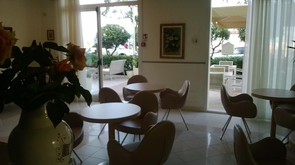 Hotel Rosati Rimini Kültér fotó